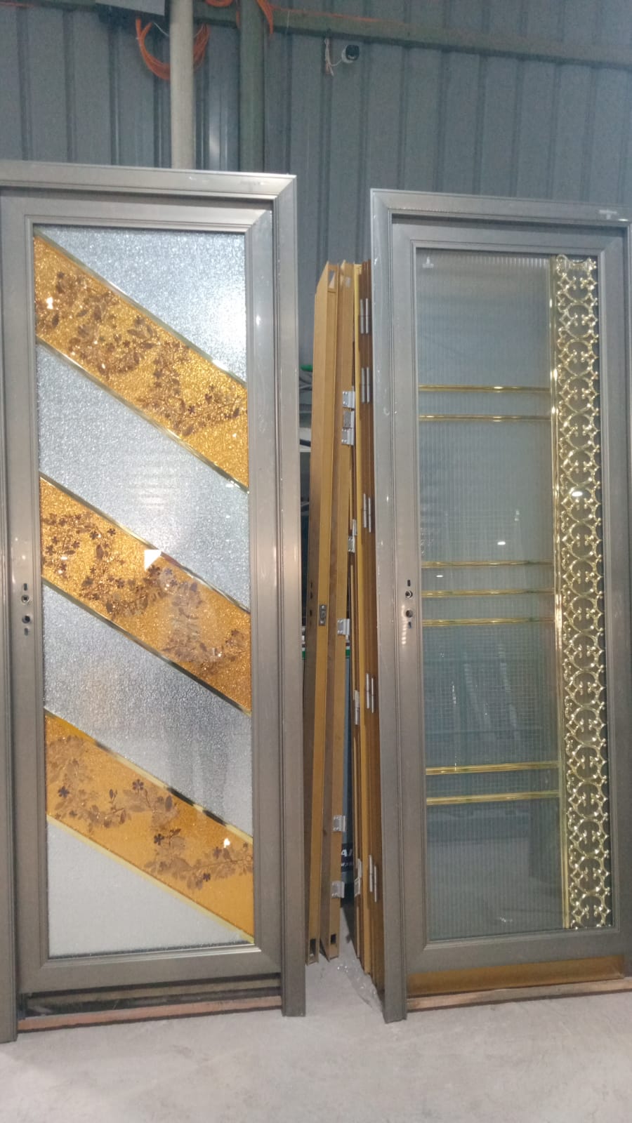 Aluminium Luxury Jara Door Golden